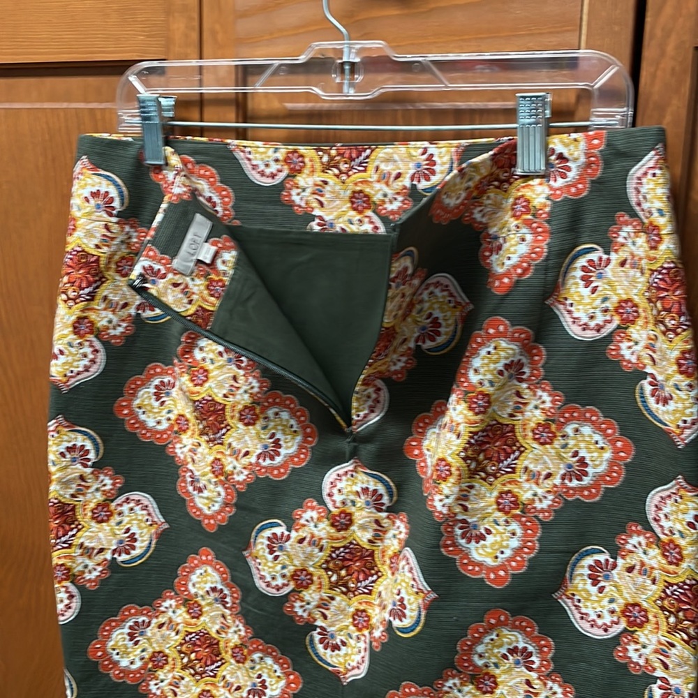 Loft pencil skirt. Size 10. - Picture 5 of 11